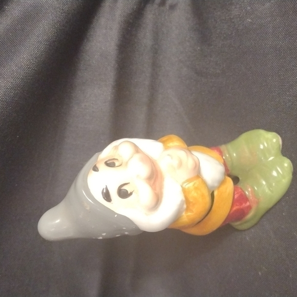VINTAGE Disney's Snow White and the seven dwarfs bashful ceramic figurine Japan - Picture 7 of 8